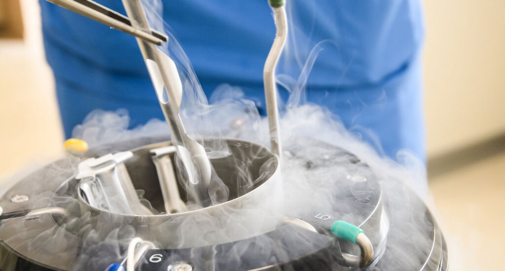 广州代孕公司：让母爱的光芒照进人生的黑夜